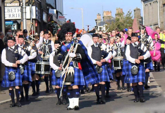 Pipe Band (Photo Eileen Thomas)